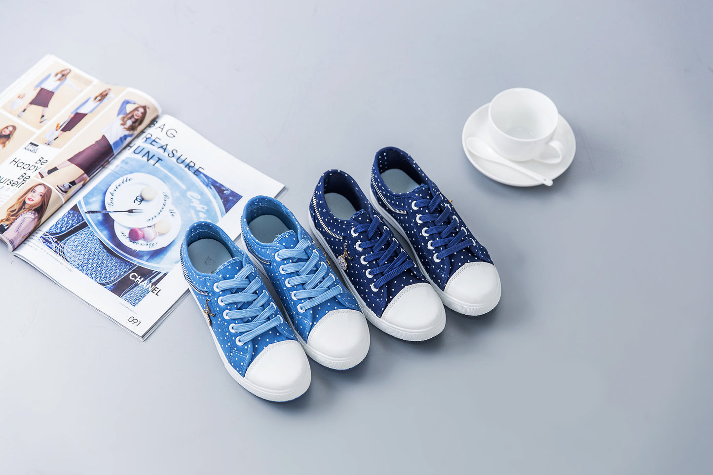 Closed Lace Splicing Flat Shoes