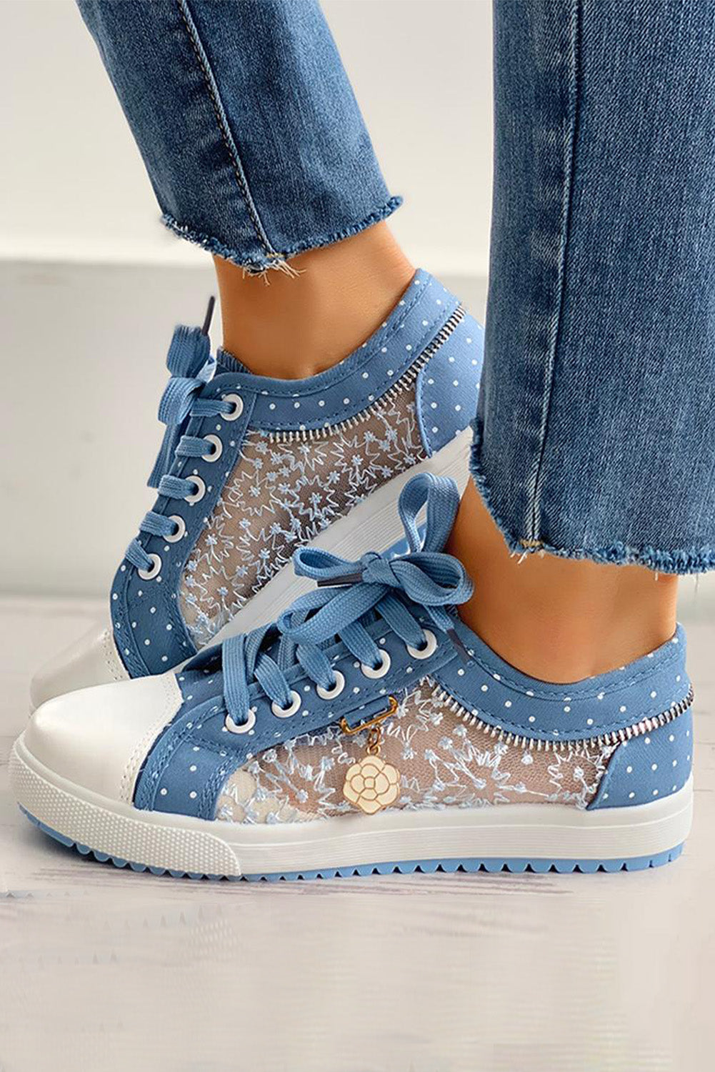 Lace Splicing Flat Shoes