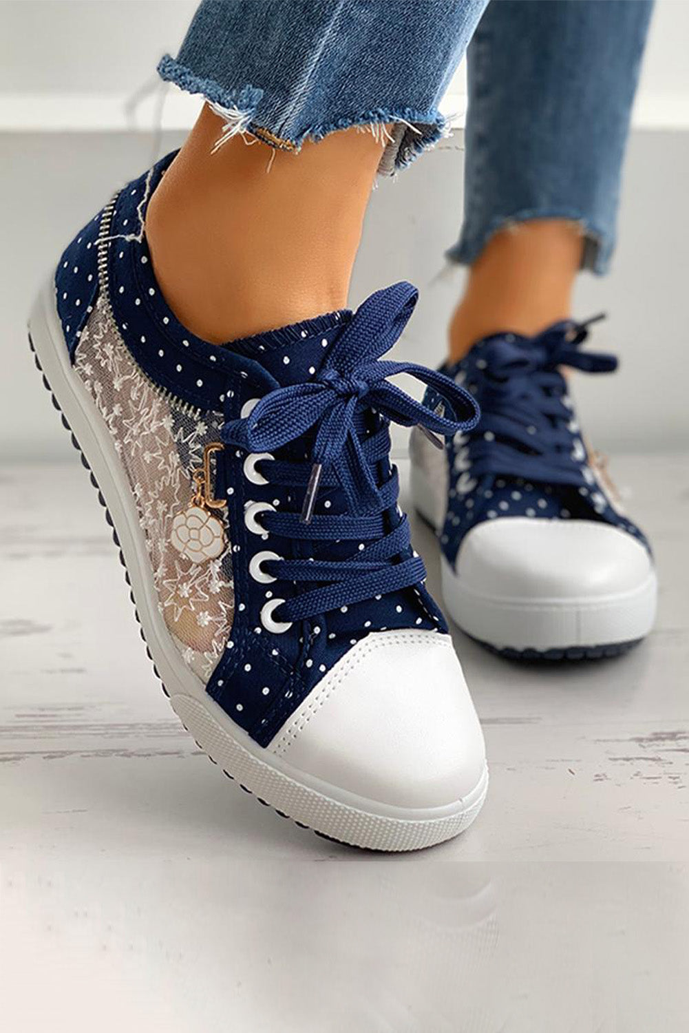 Lace Splicing Flat Shoes