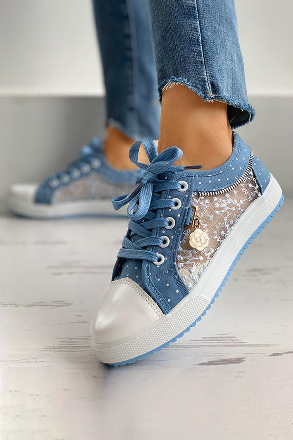 Lace Splicing Flat Shoes
