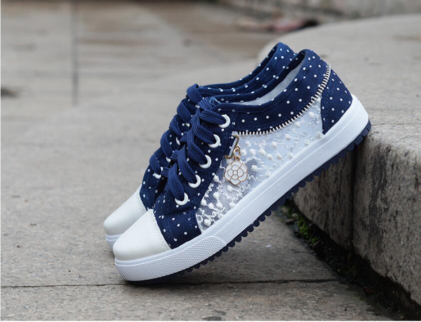 Lace Splicing Flat Shoes