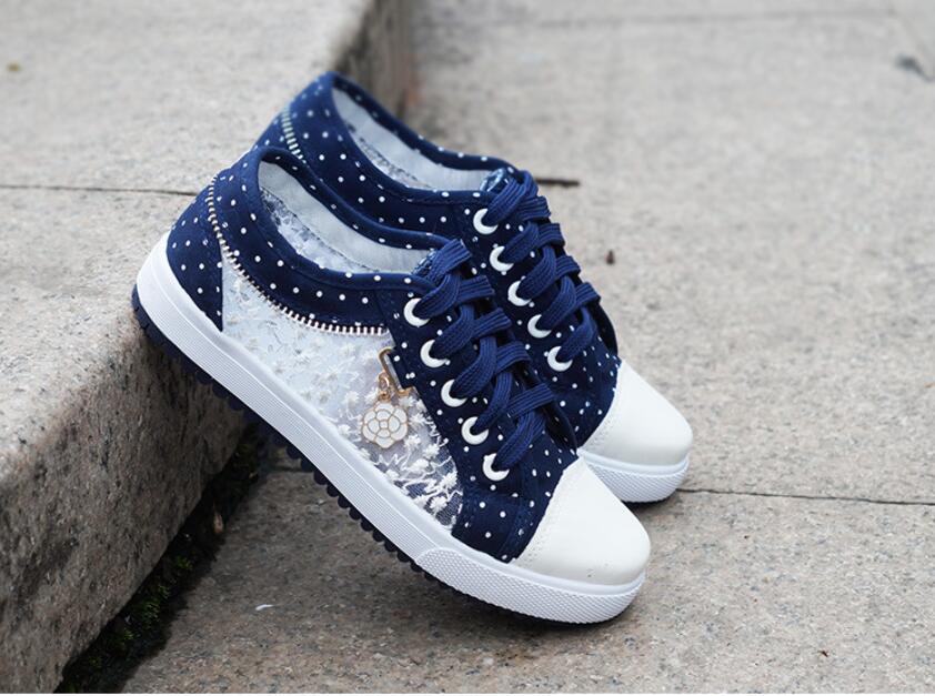 Lace Splicing Flat Shoes
