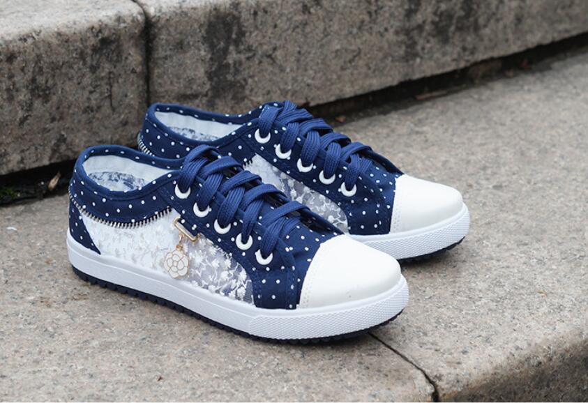 Lace Splicing Flat Shoes