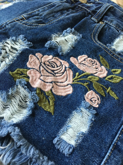 Flower embroidery frayed tassel slim fit denim shorts