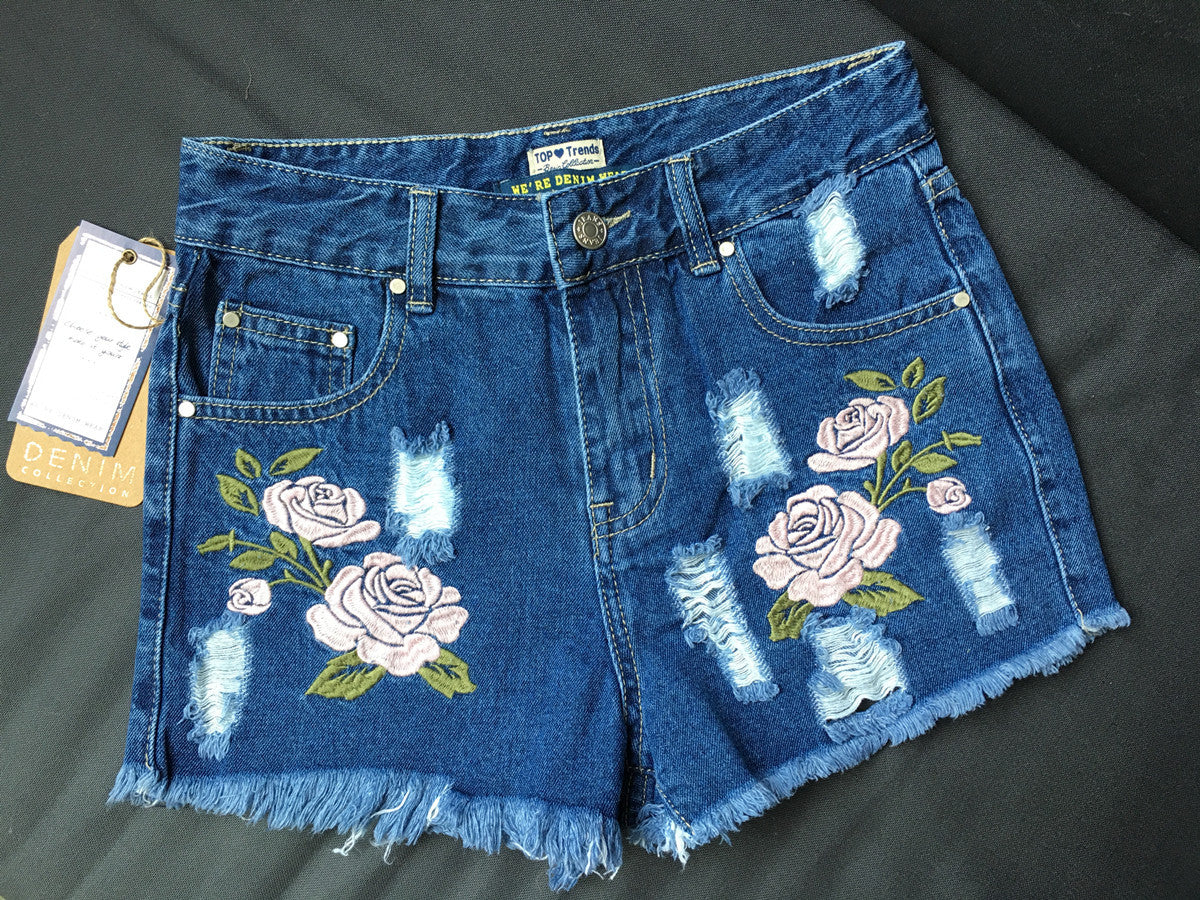 Flower embroidery frayed tassel slim fit denim shorts