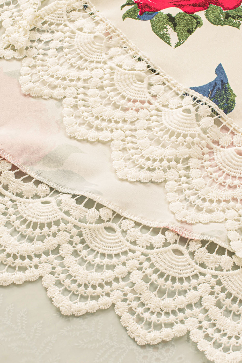 Beige Floral Print Scalloped Lace Splicing Kimono
