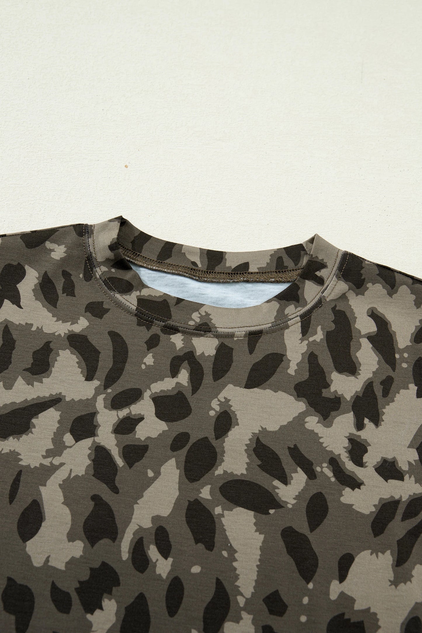 Brown Retro Leopard Print Mock Neck Slim Tee
