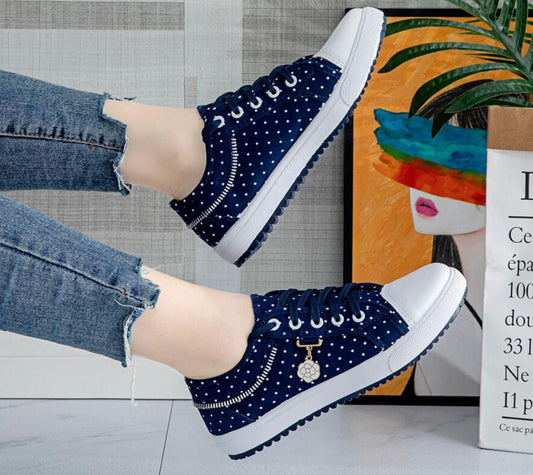 Closed Lace Splicing Flat Shoes